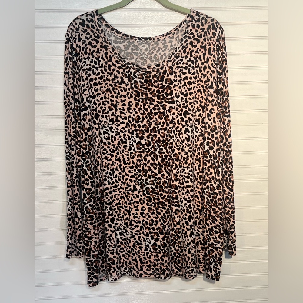 Women’s plus sizes 2X pink leopard print long sleeve top.